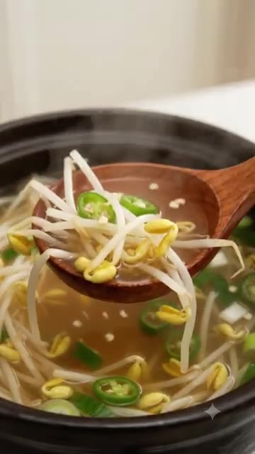 간을 보고 싱거우면 소금으로 맞춰주면 시원하고 개운한 콩나물국 완성이다. — 식당처럼 시원하고 개운한 콩나물국 끓이기