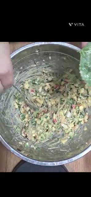 계란물을 입힌 뒤 팬에서 노릇노릇하게 구워줍니다. — 명절에는 전 한번 만들어볼까요
