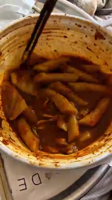 양배추만 다 먹고 떡이 남은 상태로 완성한다. — 엽떡 party 를 가장한 양배추 볶음⭐️