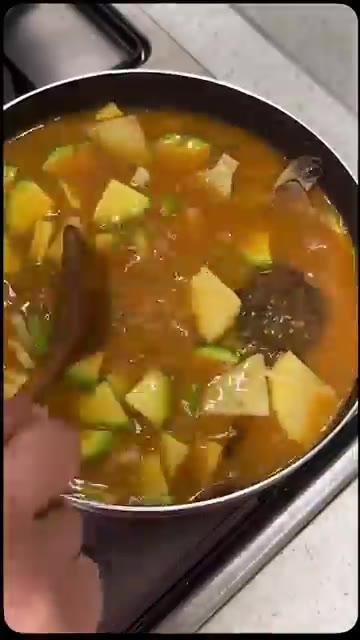 꽃게를 넣고 끓입니다. — 달큰맛도리찌게 꽃게된장찌게 만들기