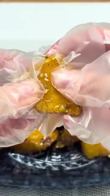 바삭하고 달콤한 고구마맛탕이 완성되었다. — 고구마 이렇게 튀기면 진짜 바삭해요 고구마맛탕 레시피