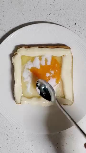 파슬리를 뿌려 마무리해 주세요. — 초간단 계란마요 토스트