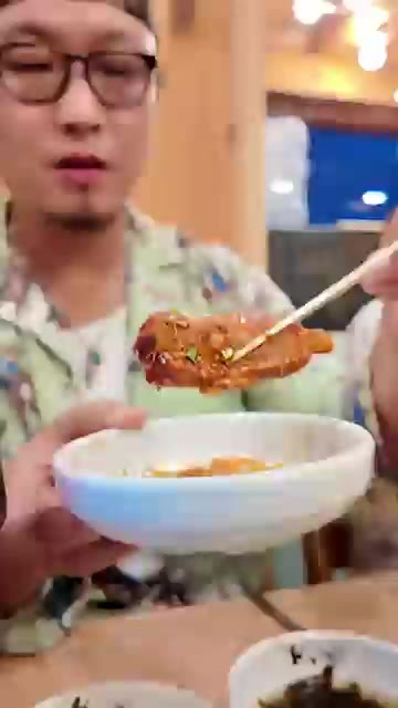 등갈비찜과 콩나물을 함께 먹습니다. — 매콤한 등갈비찜과 치즈 볶음밥 레시피