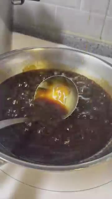 물과 전분을 섞어 소스를 만든다. — 중국식 갈비찜 레시피