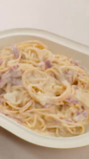 참치액을 넣으면 크림 파스타에 웬 참치액인가 싶겠지만 감칠맛이 올라… — 실패하는 게 더 어려운, 원팬 크림 파스타